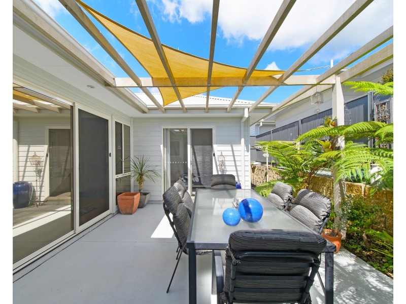 6 Southern Ocean Street, Lake Cathie NSW 2445