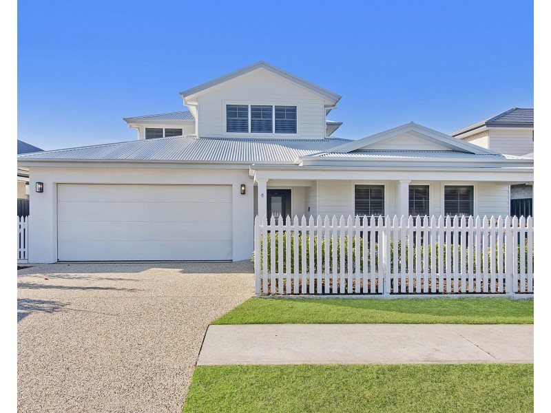 8 Summer Circuit, Lake Cathie NSW 2445