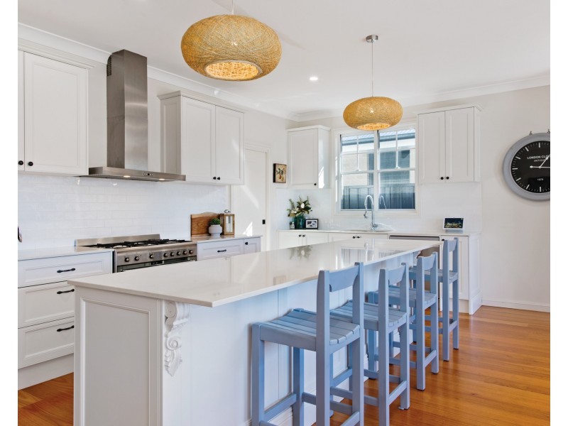 8 Summer Circuit, Lake Cathie NSW 2445