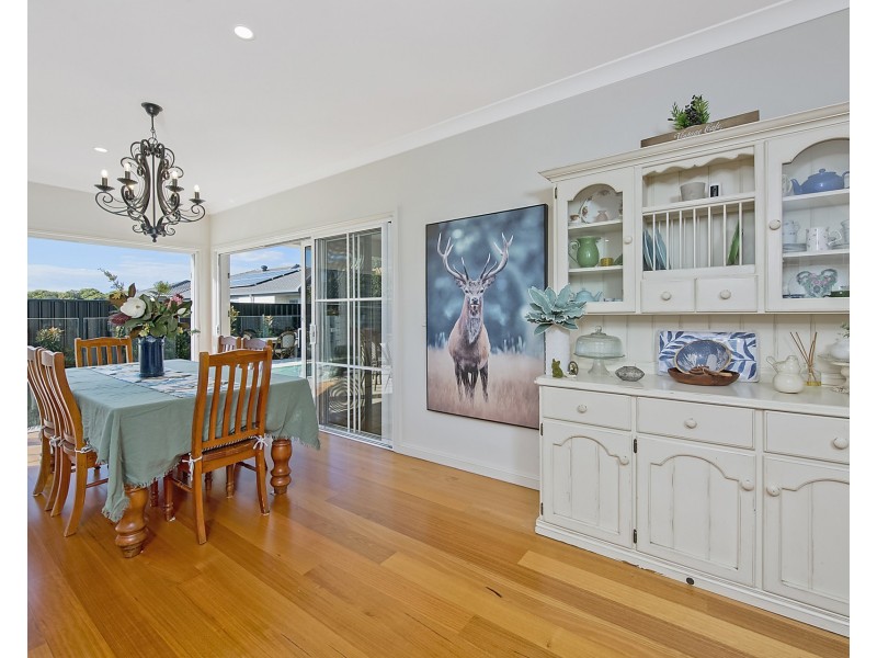 8 Summer Circuit, Lake Cathie NSW 2445