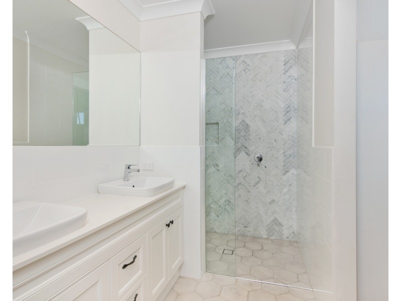 8 Summer Circuit, Lake Cathie NSW 2445