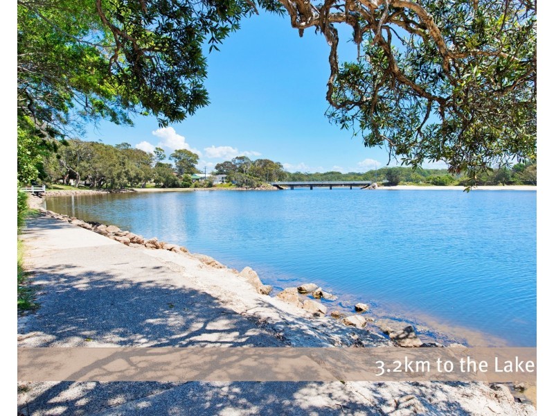 8 Summer Circuit, Lake Cathie NSW 2445