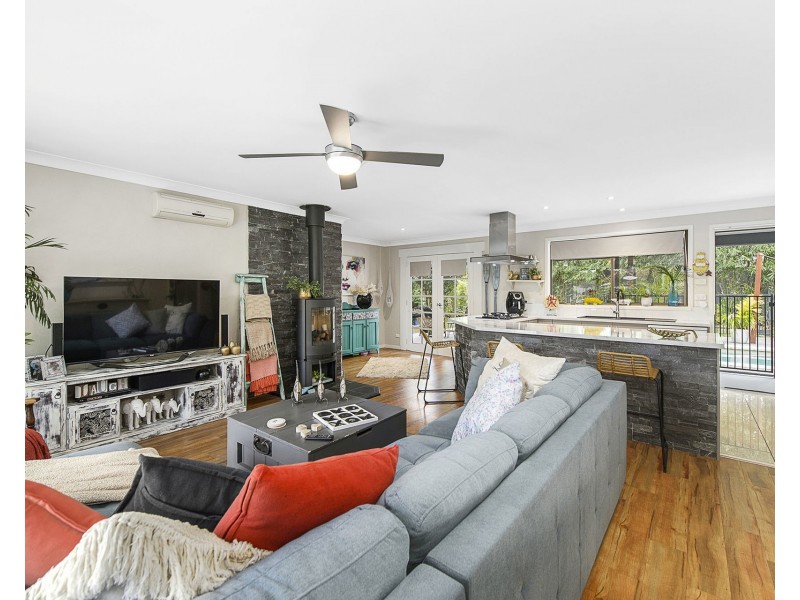 10 Banjora Place, Lake Cathie NSW 2445