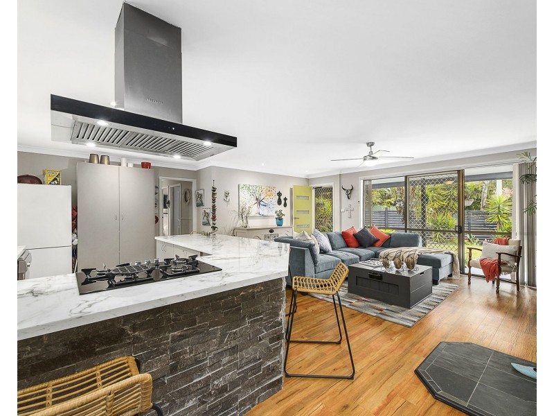 10 Banjora Place, Lake Cathie NSW 2445