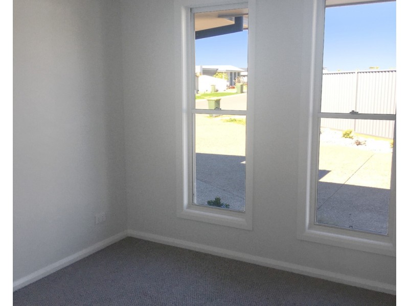 36A Summer Circuit, Lake Cathie NSW 2445