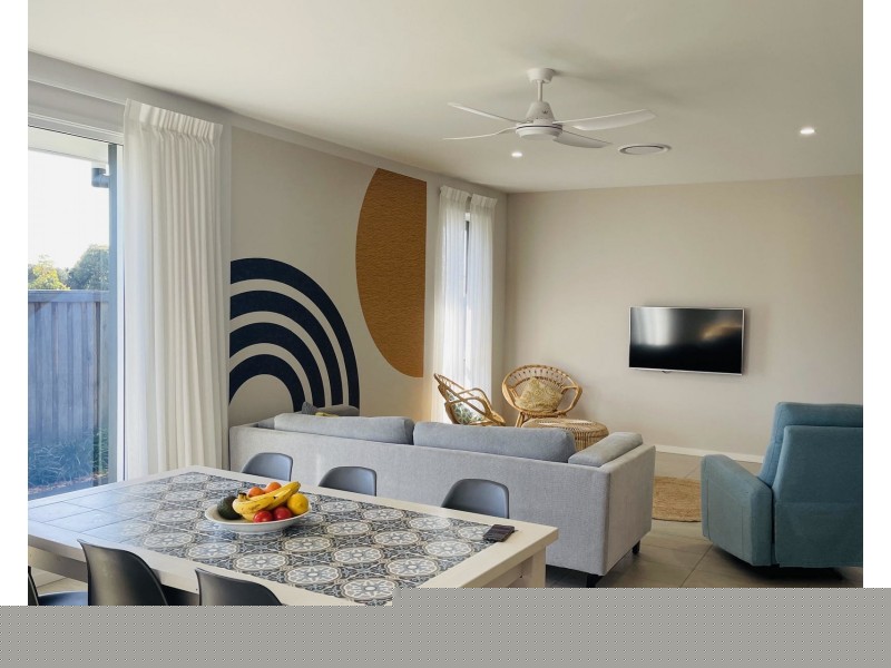 8 Seaside Drive, Lake Cathie NSW 2445