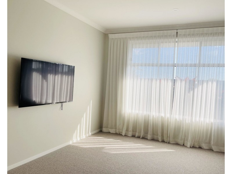 8 Seaside Drive, Lake Cathie NSW 2445
