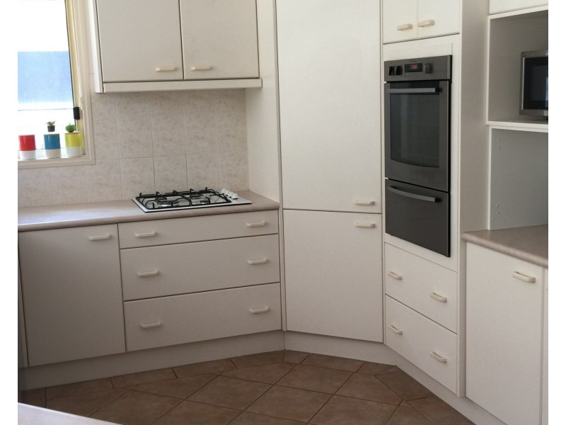 18 Glen Close, North Haven NSW 2443