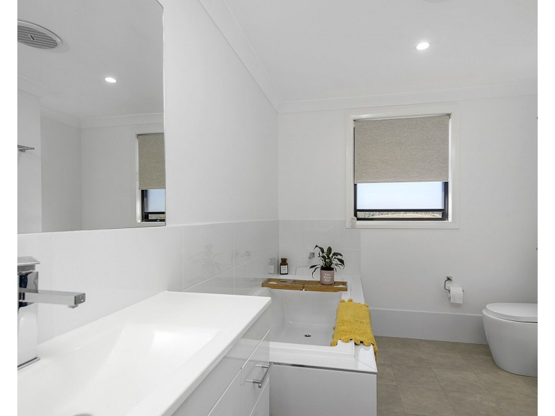 12 Meehan Street, Thrumster NSW 2444