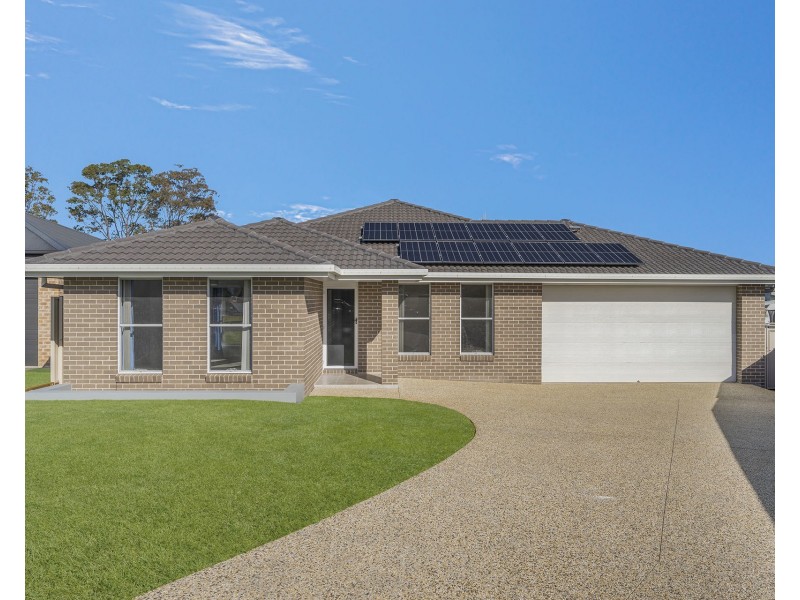 4 Celtic Court, Lake Cathie NSW 2445