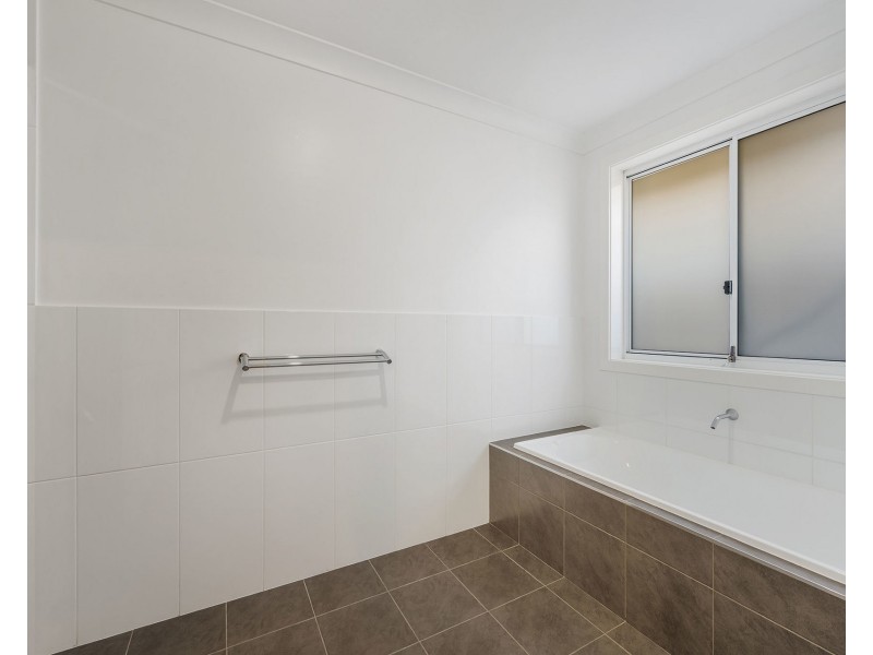 4 Celtic Court, Lake Cathie NSW 2445