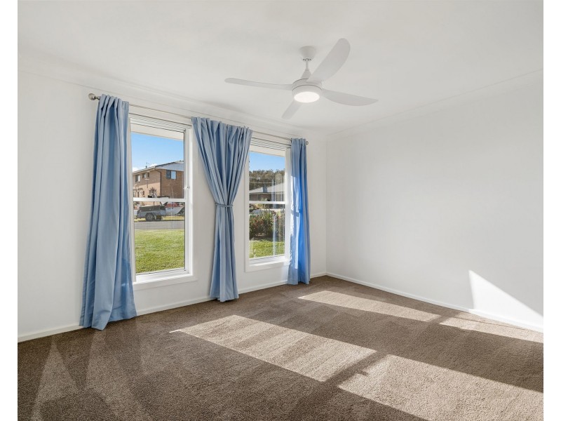 4 Celtic Court, Lake Cathie NSW 2445