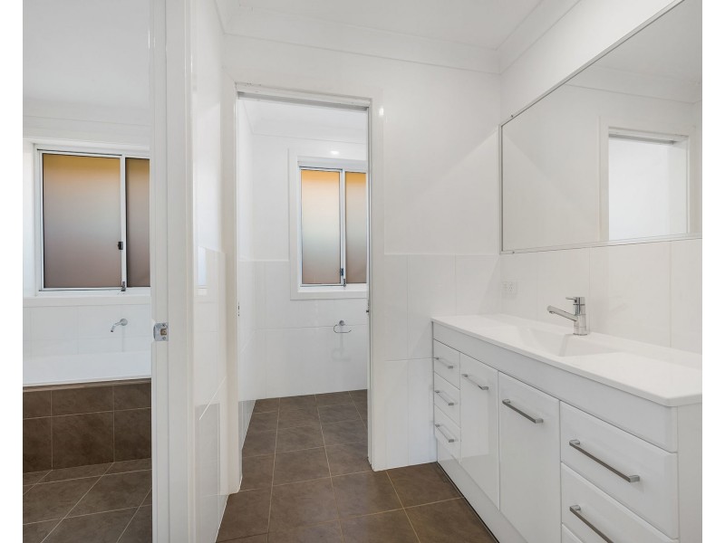 4 Celtic Court, Lake Cathie NSW 2445