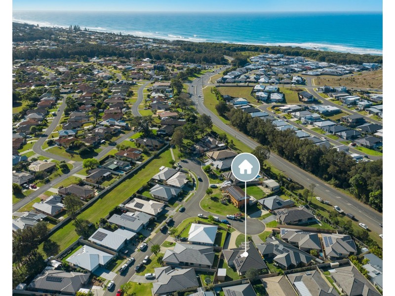 4 Celtic Court, Lake Cathie NSW 2445