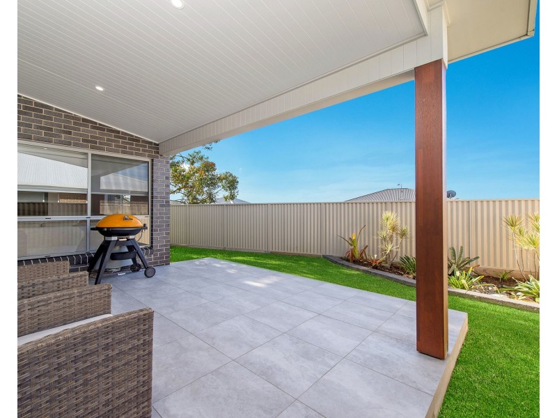 2/20 St Lucia Place, Bonny Hills NSW 2445