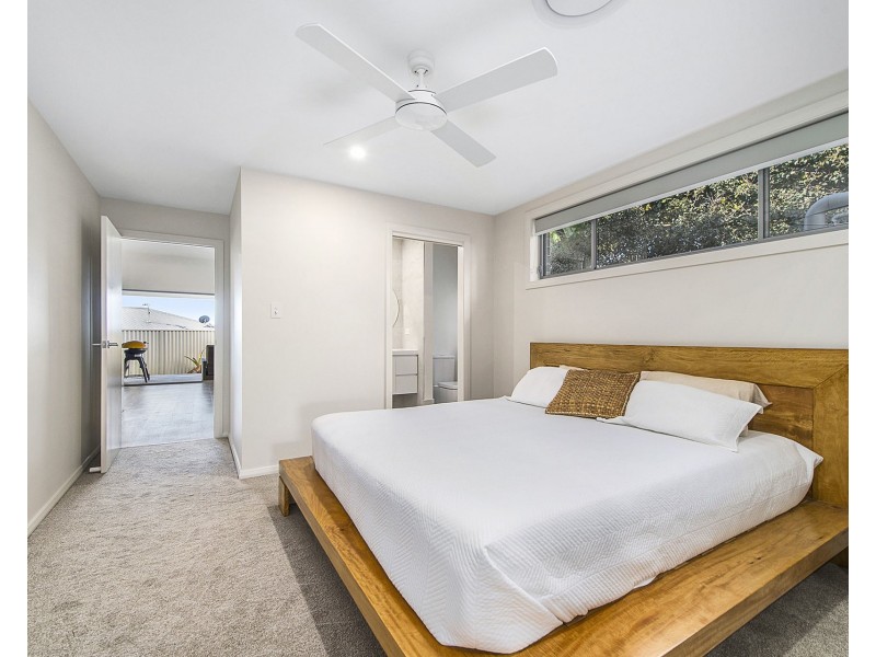 2/20 St Lucia Place, Bonny Hills NSW 2445