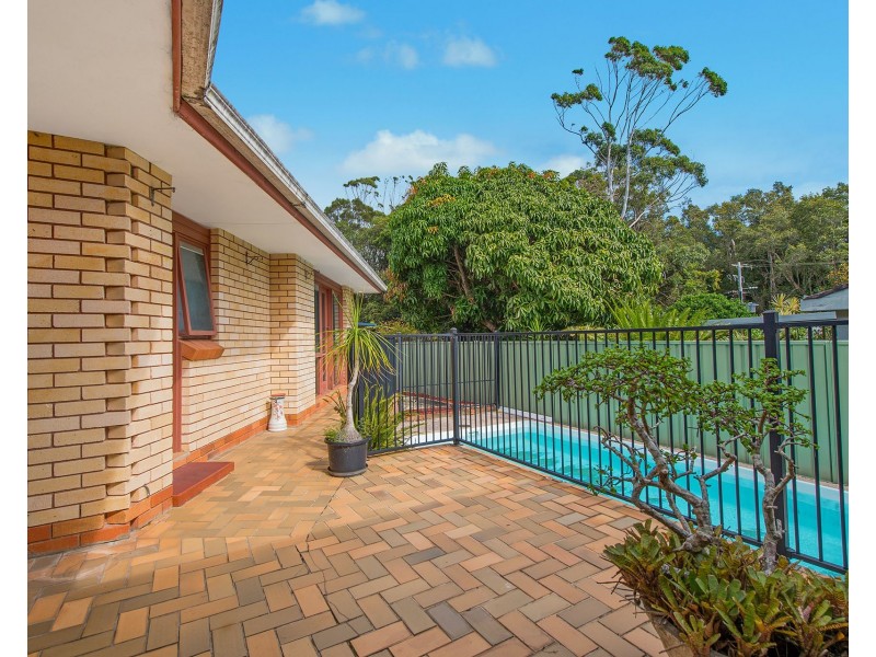 10 Melaleuca Avenue, Lake Cathie NSW 2445