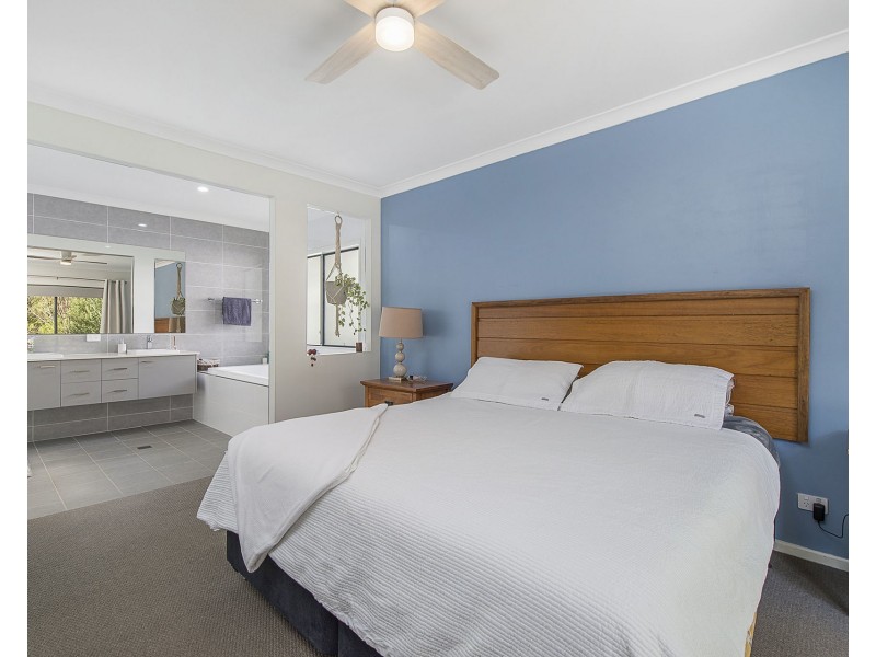 5 Temple Court, Lake Cathie NSW 2445