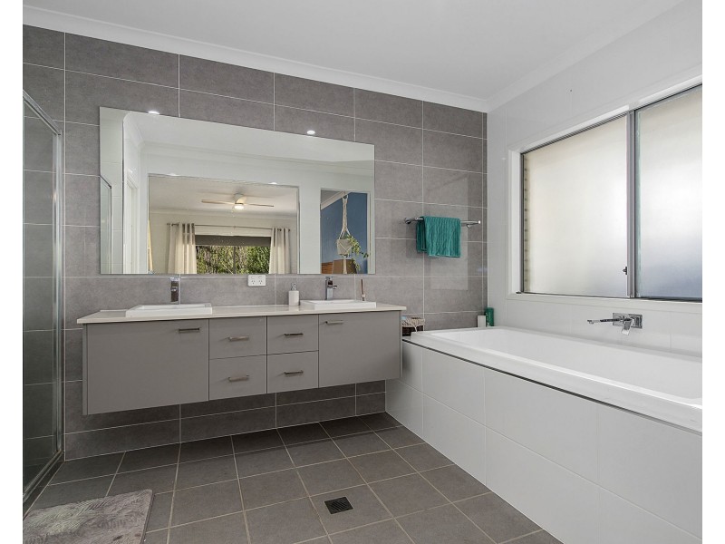 5 Temple Court, Lake Cathie NSW 2445