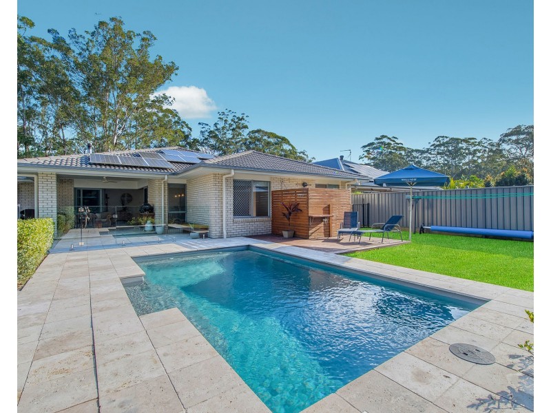 5 Temple Court, Lake Cathie NSW 2445