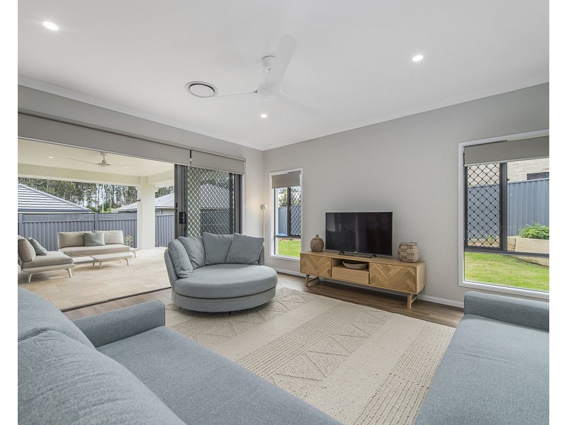 12 Nevis Street, Lake Cathie NSW 2445