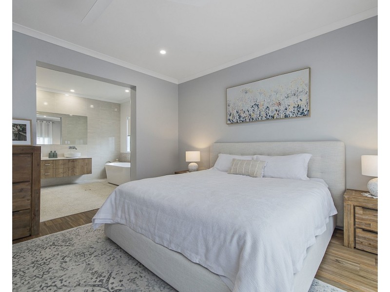 12 Nevis Street, Lake Cathie NSW 2445