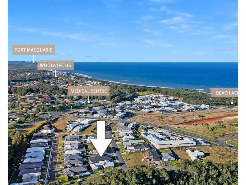 12 Nevis Street, Lake Cathie NSW 2445