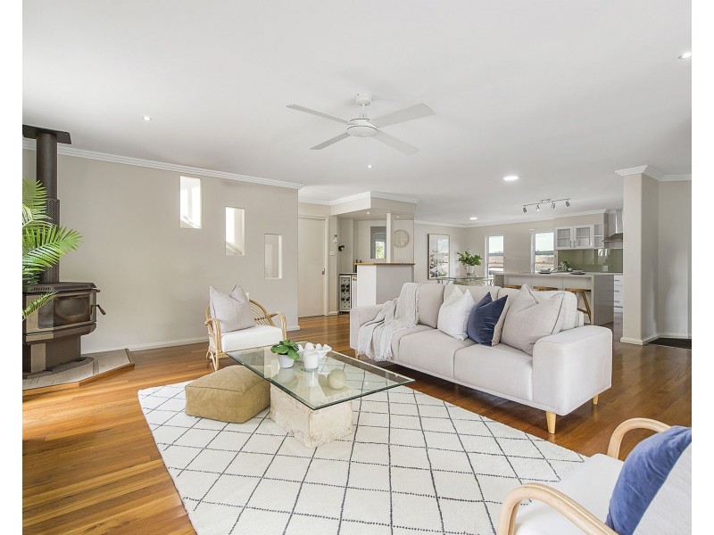 1695 Ocean Drive, Lake Cathie NSW 2445