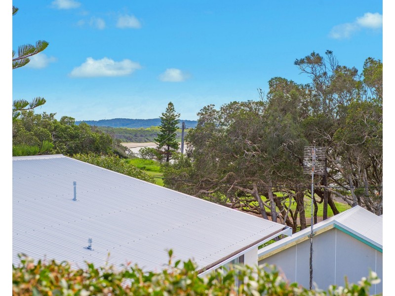 2B First Avenue, Bonny Hills NSW 2445