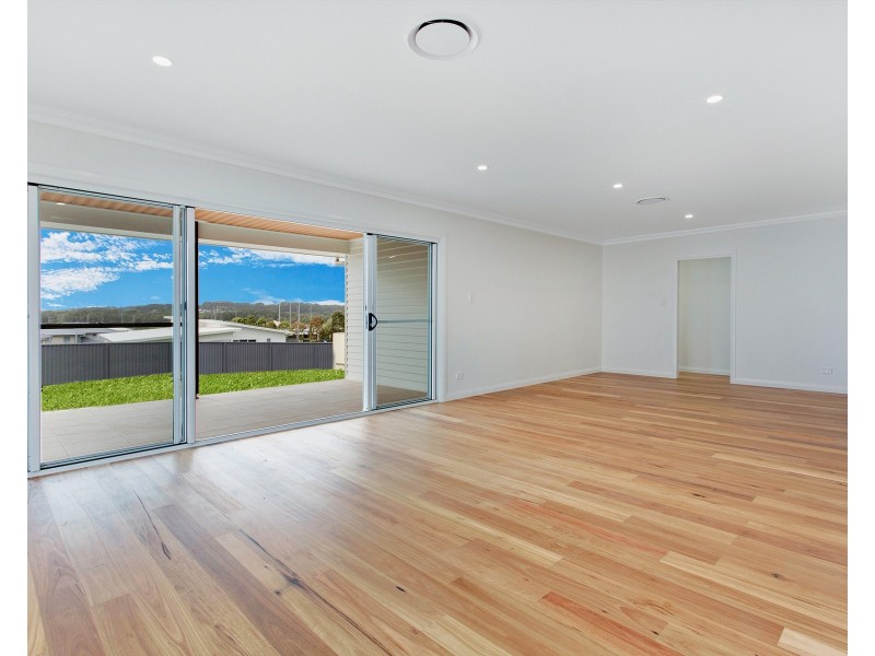 6 Tobago Parade, Lake Cathie NSW 2445