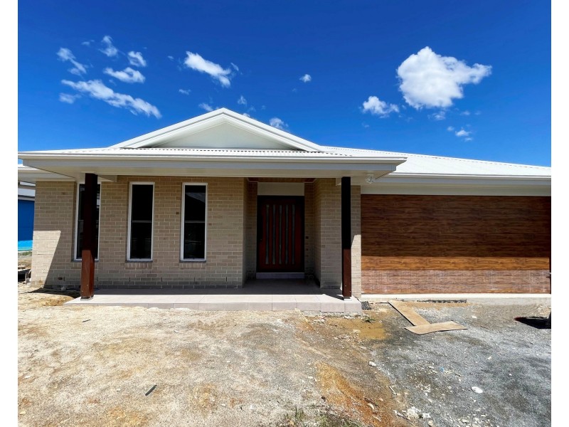 6 Tobago Parade, Lake Cathie NSW 2445