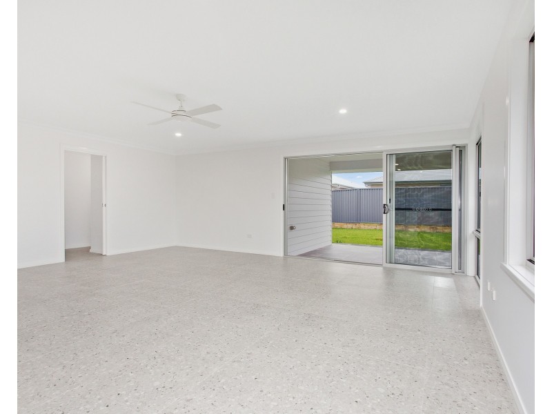 5 Antilles Way, Lake Cathie NSW 2445