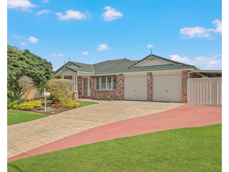 8 Explorers Way, Lake Cathie NSW 2445