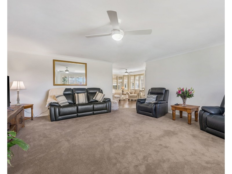 8 Explorers Way, Lake Cathie NSW 2445