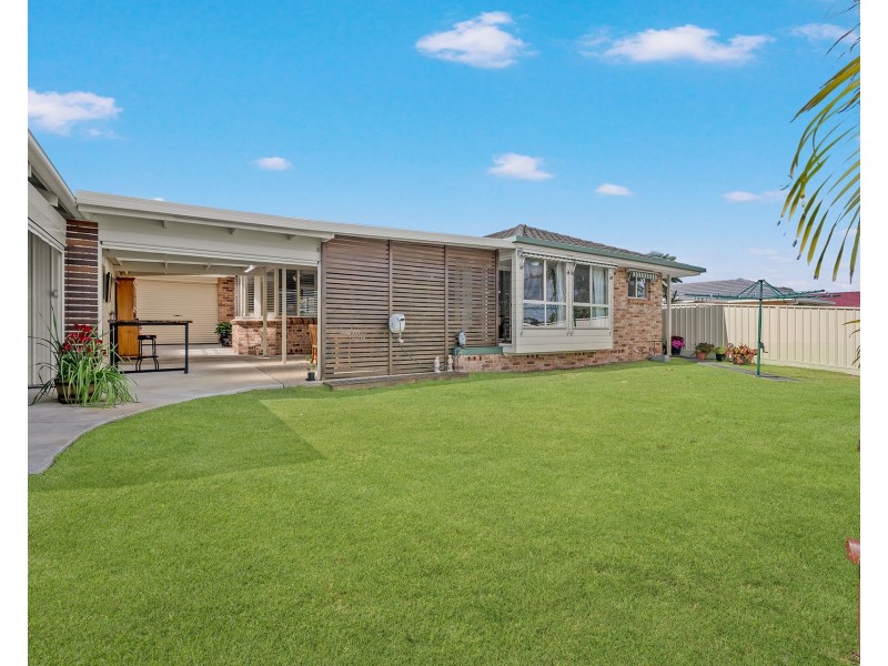 8 Explorers Way, Lake Cathie NSW 2445