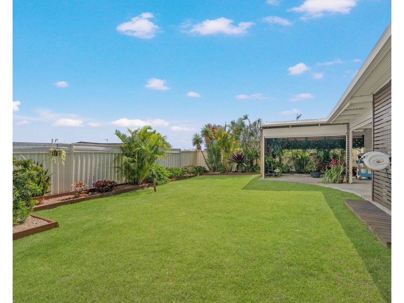 8 Explorers Way, Lake Cathie NSW 2445