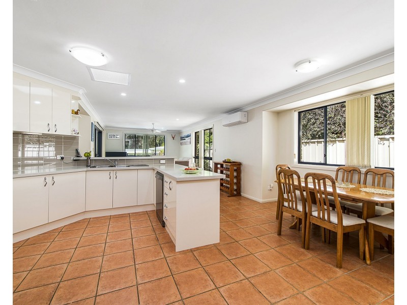 32 Bounty Avenue, Lake Cathie NSW 2445