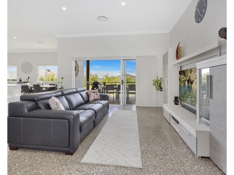 16 St Lucia Place, Bonny Hills NSW 2445