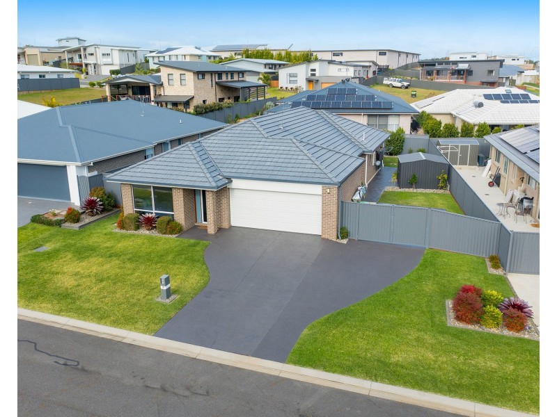 20 Antigua Avenue, Lake Cathie NSW 2445