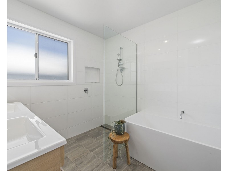 6 Dominica Street, Lake Cathie NSW 2445