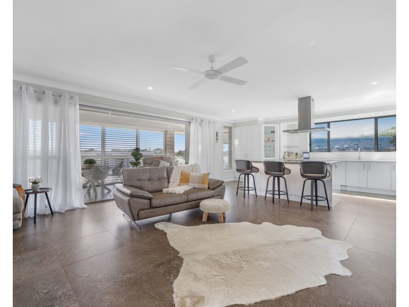 6 Grenadines Way, Bonny Hills NSW 2445