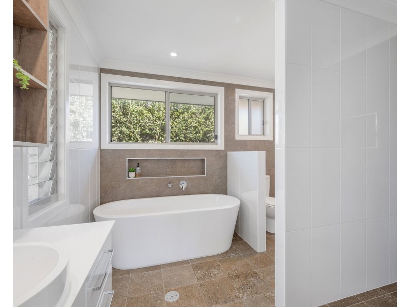 6 Grenadines Way, Bonny Hills NSW 2445