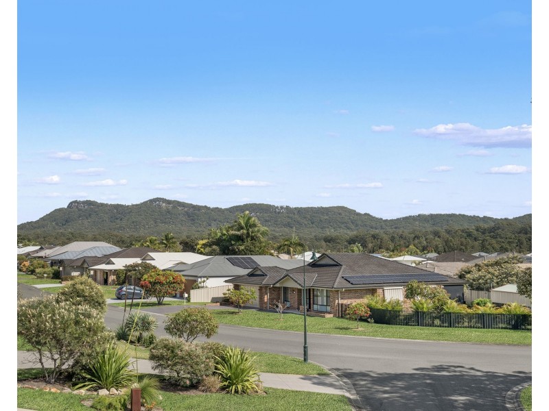 6 Grenadines Way, Bonny Hills NSW 2445