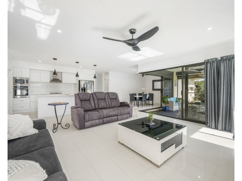 30 Summer Circuit, Lake Cathie NSW 2445
