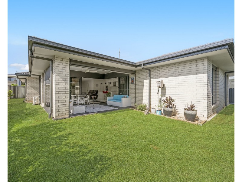 30 Summer Circuit, Lake Cathie NSW 2445
