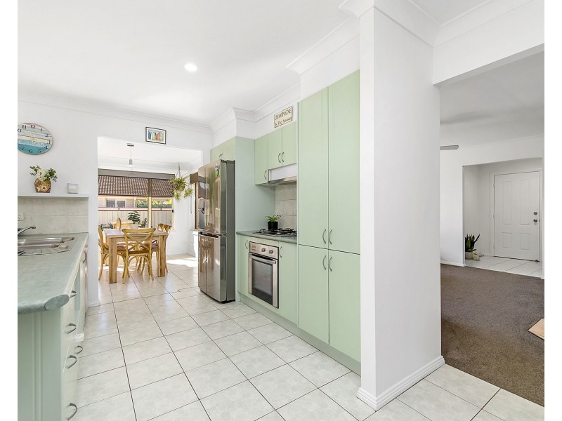 83 Fiona Crescent, Lake Cathie NSW 2445