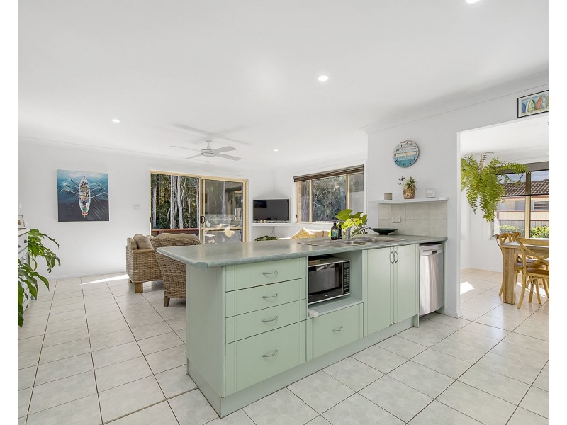 83 Fiona Crescent, Lake Cathie NSW 2445