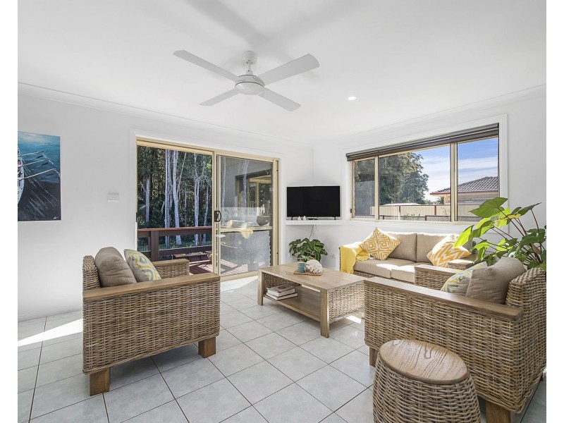 83 Fiona Crescent, Lake Cathie NSW 2445