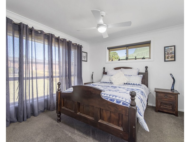 83 Fiona Crescent, Lake Cathie NSW 2445