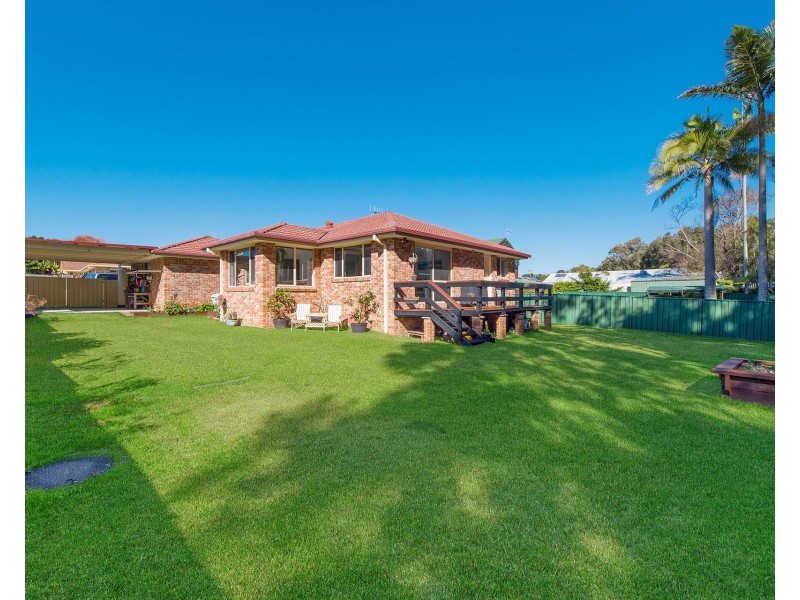 83 Fiona Crescent, Lake Cathie NSW 2445